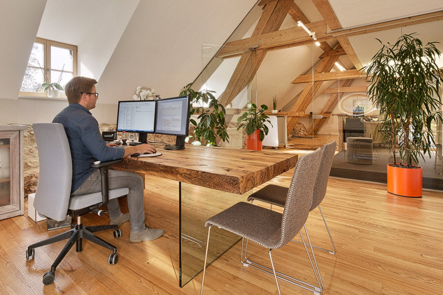 Bürotisch